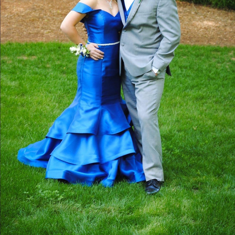 Dark blue prom dress